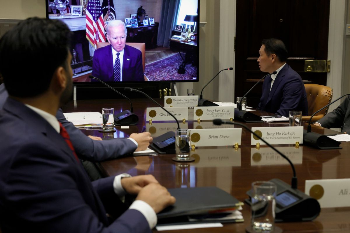 El presidente Biden atendió una reunión con funcionarios de economía de Corea del Sur.