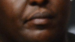 Floyd Mayweather (L) y Canelo Álvarez (R) durante el pesaje antes de su pelea en 2013.