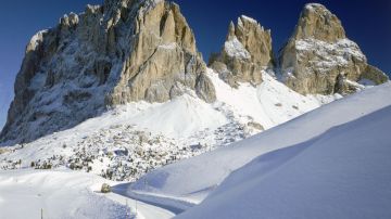 El glaciar se derrumbó en la montaña de Marmolada, la más alta de los Dolomitas italianos.