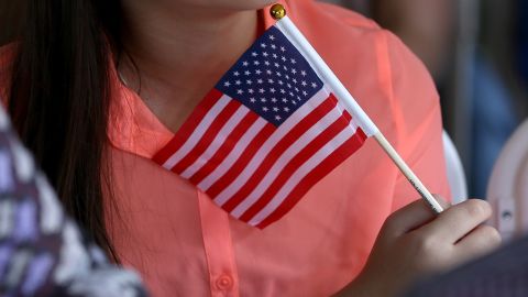 Las mujeres superan ligeramente el número de personas que obtuvieron la ciudadanía entre 2016 y 2020.