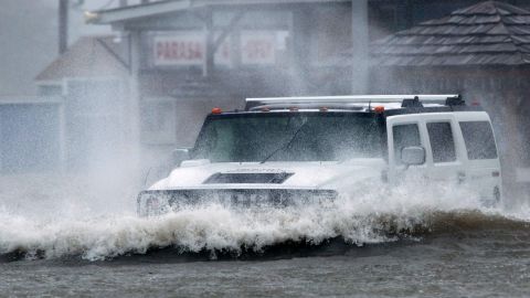 44 desaparecidos tras las inundaciones en Virginia.