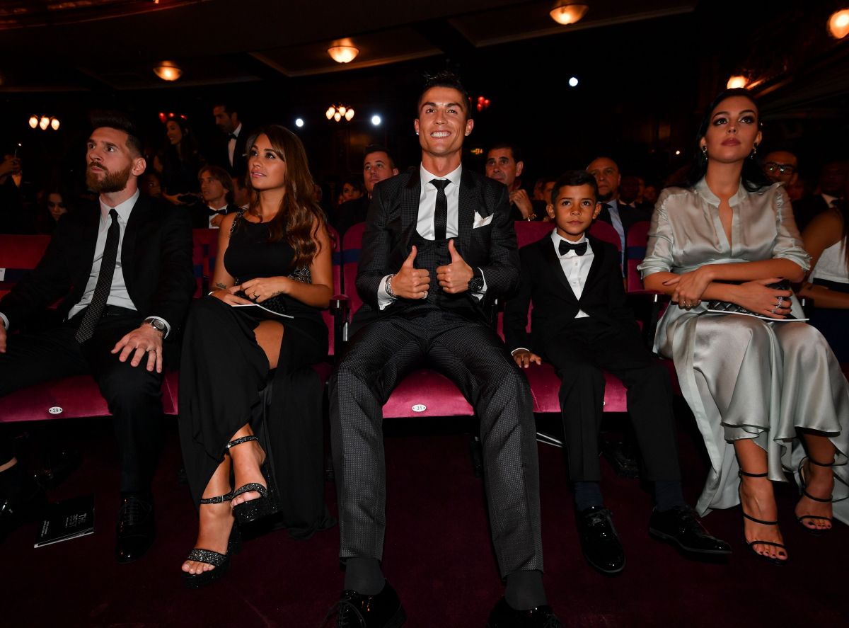 La esposa de Messi reaccionó con varios emojis de fuego a la publicación de Georgina.