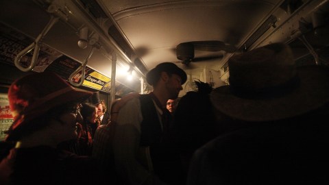 Una fiesta repleta de alcohol se salió de control en el Metro de Nueva York.