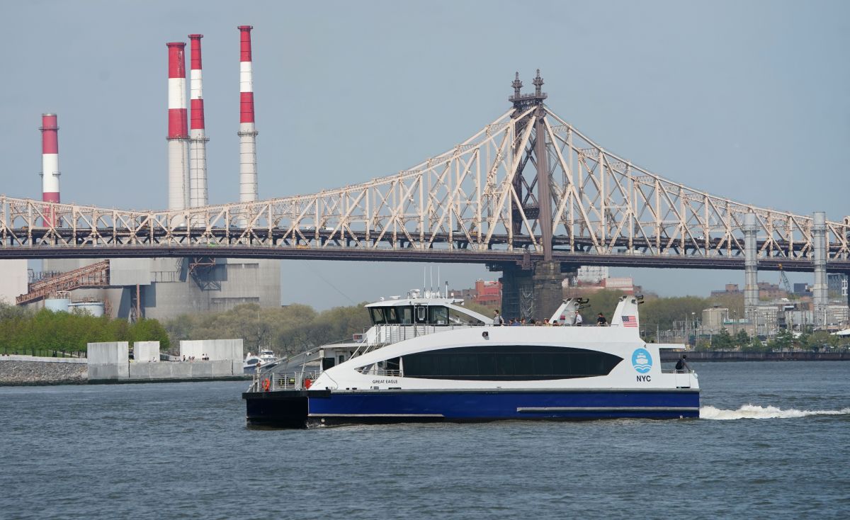 Ferry service in New York inaugurated a route that will go from Lower Manhattan to the Rockaway beaches