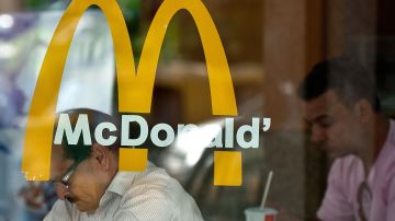 Vitrina de restaurante McDonald's / Archivo