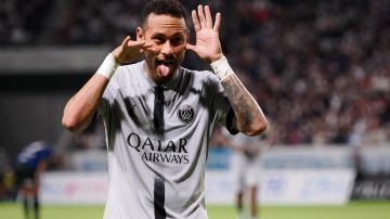 Entrenador de PSG utiliza a Neymar como ejemplo de profesionalismo