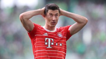 Lewandowski recibe amenazas de muerte y decide regresar al Bayern Múnich sin su familia