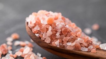 Sal del Himalaya: qué es y tipos de sal (rosa y negra)