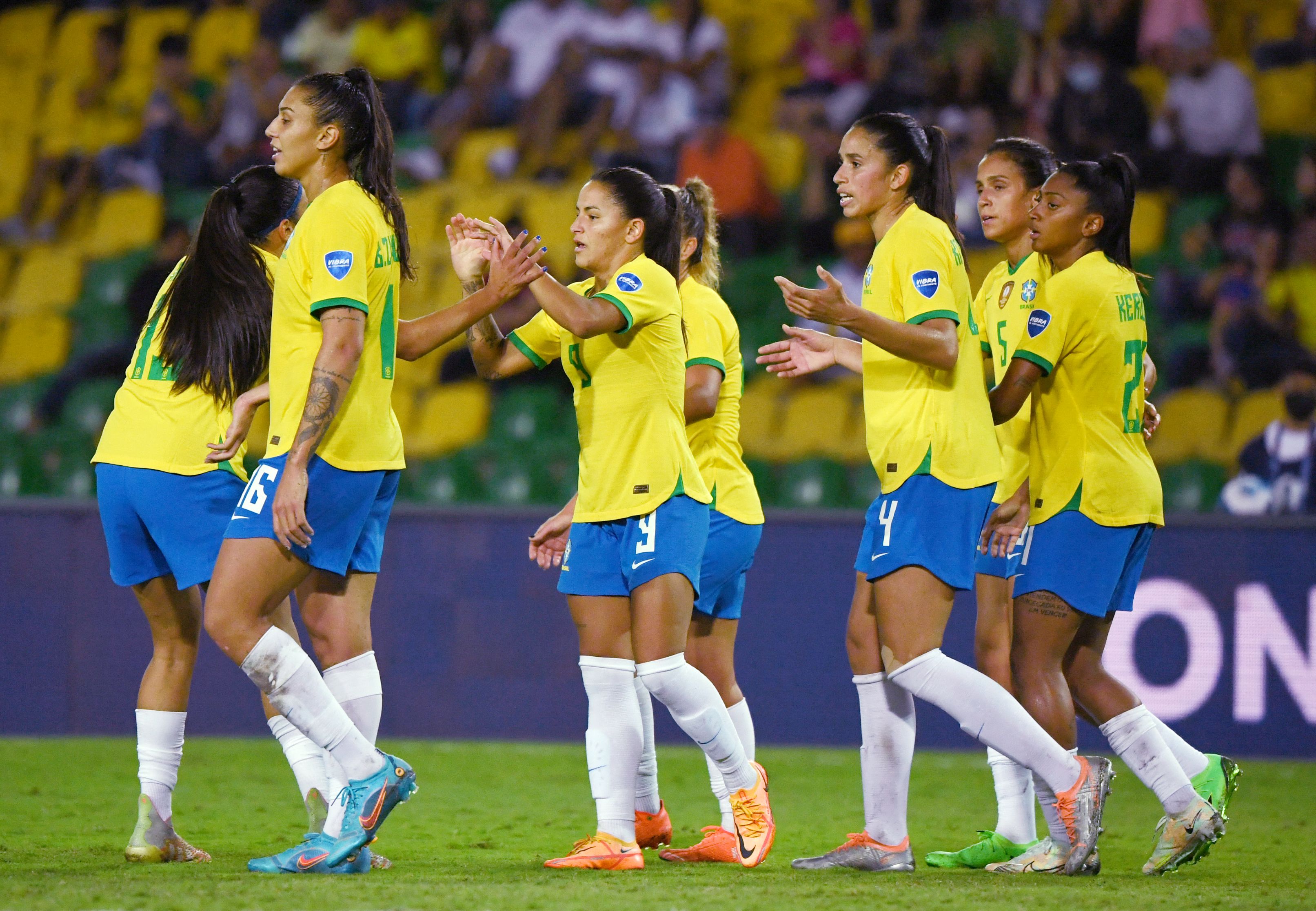 Copa América Femenina  Argentina goleó a Uruguay en el Grupo B