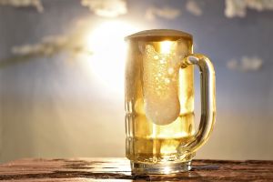 Cómo la cerveza puede ayudarte combatir el calor