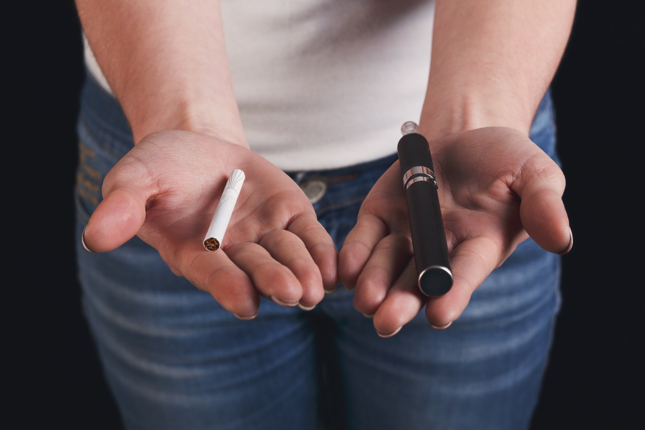 Estudio revela aumento de uso de cigarro electrónico en adolescentes 