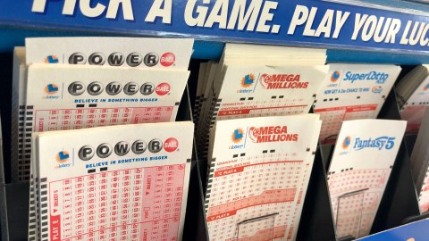 Conviene o no en estos momentos comprar un billete de lotería que no sea del Mega Millions