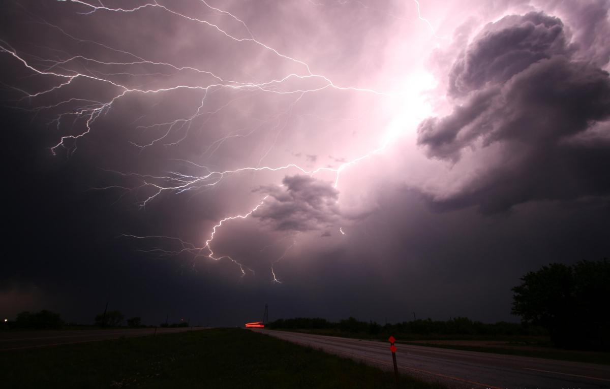 Padre de 15 hijos muere tras ser alcanzado por un rayo durante una tormenta  en Ohio - El Diario NY