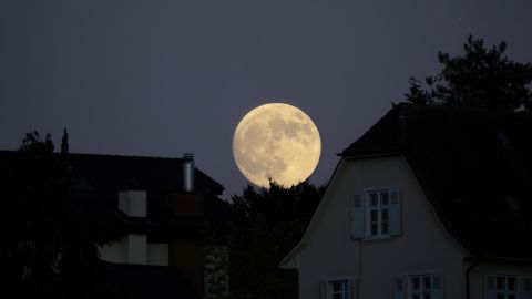 Superluna de ciervo: Qué es, cómo y cuándo verla en julio de 2022