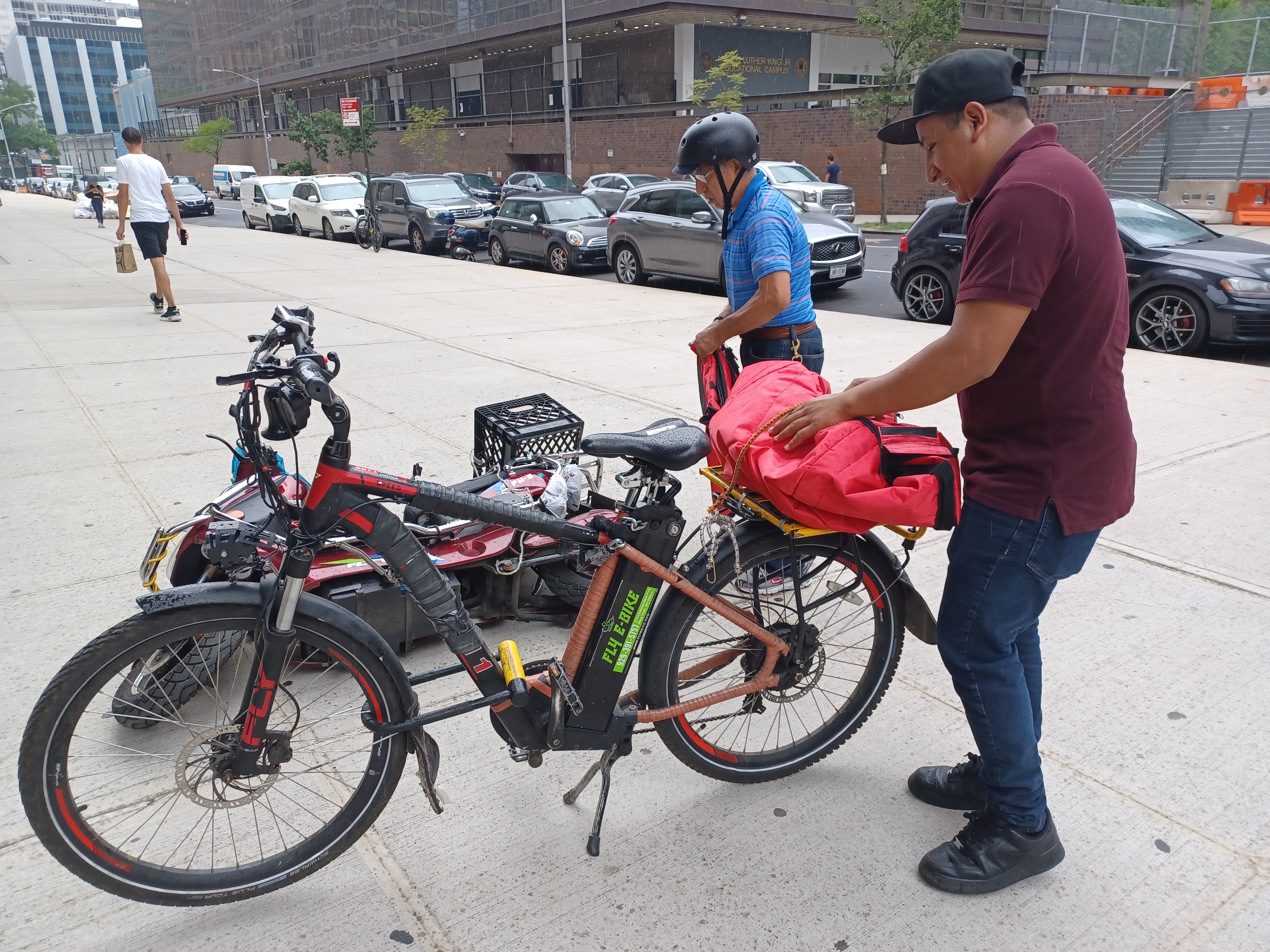 Nueva York bicicletas el ctricas en la mira por incendios a causa