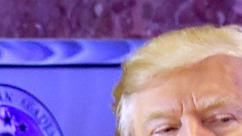 El expresidente Trump, Allen Weisselberg, y Donald Trump Jr.