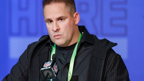 Josh McDaniels es el nuevo entrenador jefe de los Raiders de Las Vegas.