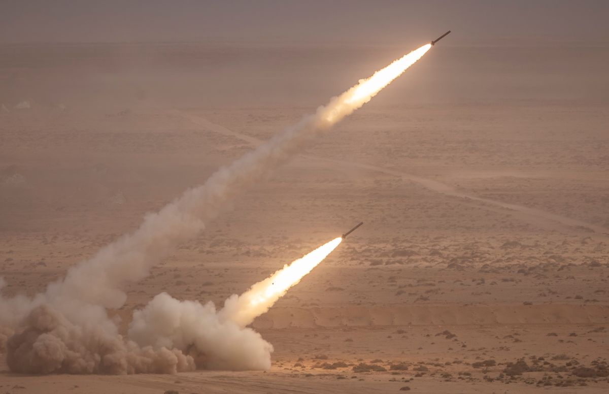 Ucrania recibió 16 sistemas de cohetes de artillería estadounidense de alta movilidad, "HIMARS".
