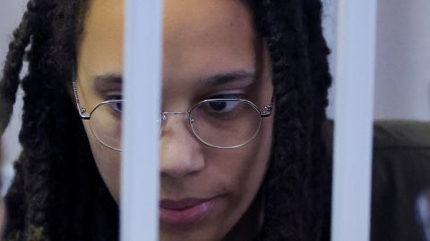 Audiencia de Brittney Griner durante su juicio por cargos de contrabando de drogas, en Khimki, en las afueras de Moscú.