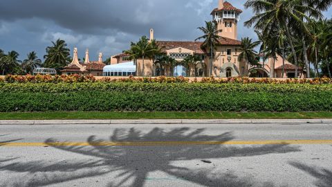 El Departamento de Justicia prepara una versión pública de la declaración jurada que permitió el operativo en Mar-a-Lago.