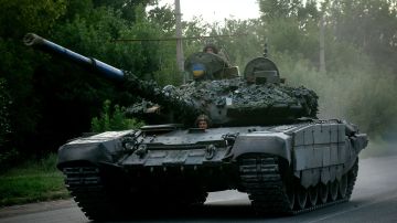 Tanque ucraniano cerca de Kiev.