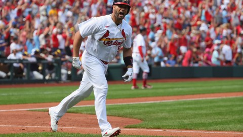 Albert Pujols luego de disparar su segundo jonrón de la tarde ante Brewers.
