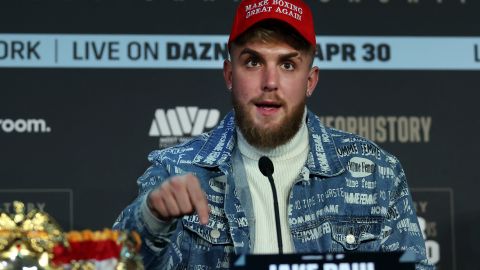 Jake Paul durante la presentación de la pelea entre Katie Taylor y Amanda Serrano.