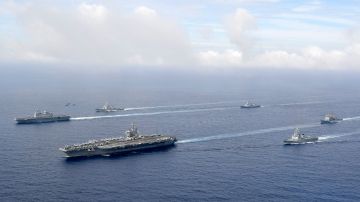 Portaaviones USS Ronald Reagan operan cerca de Taiwán.