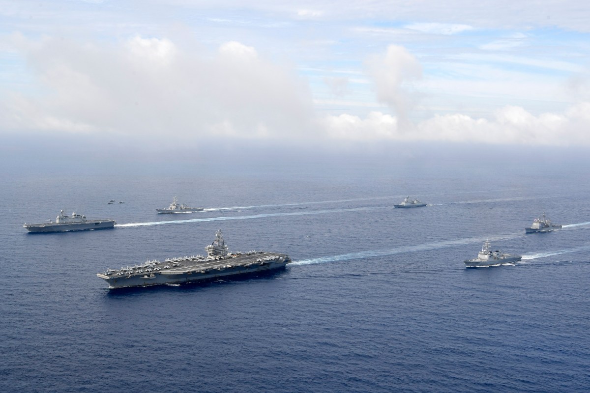 Portaaviones USS Ronald Reagan operan cerca de Taiwán.