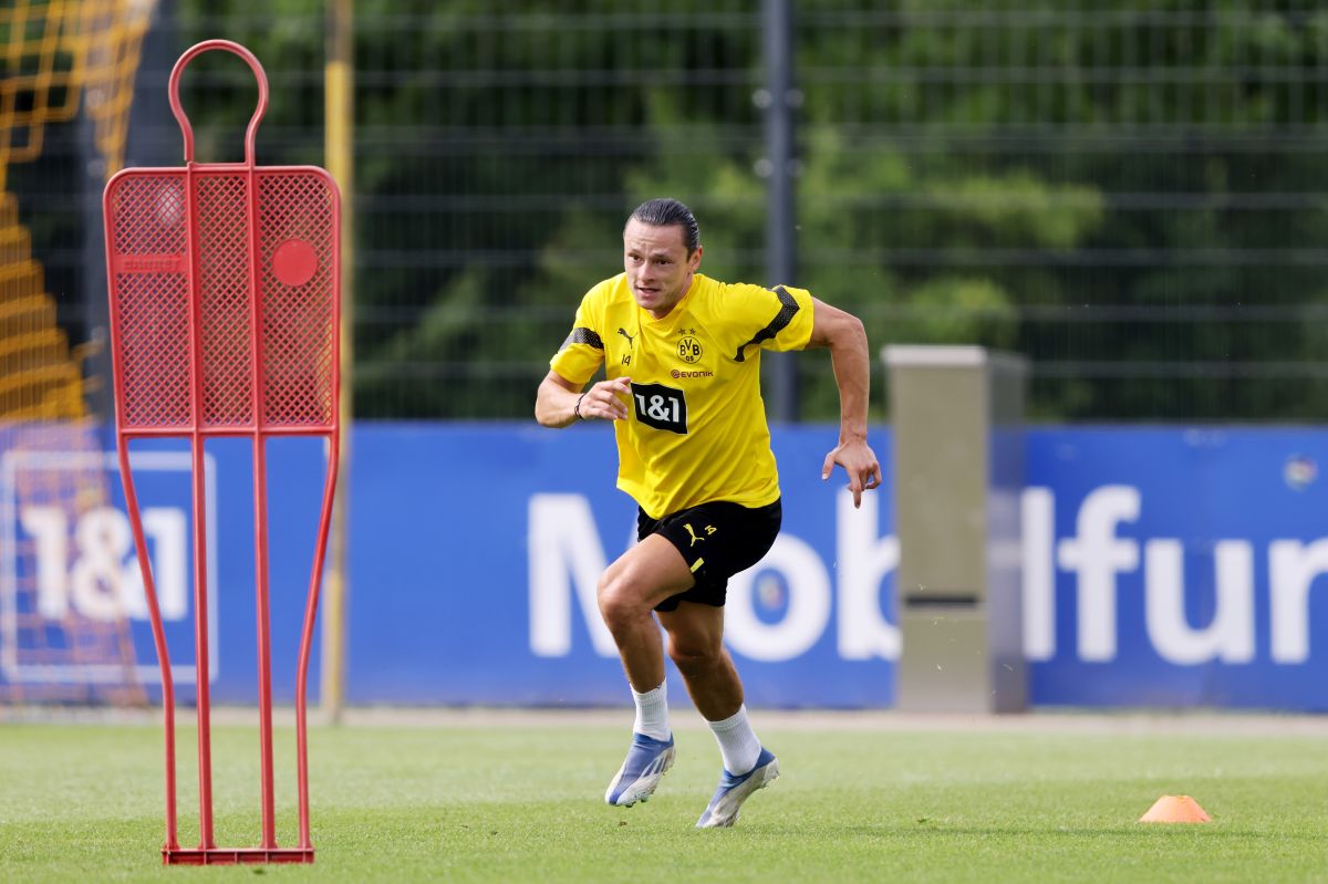 Nico Schulz durante los entrenamientos de pretemporada para campaña 2022/2023 del Borussia Dortmund. 