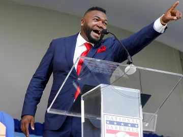 David Ortiz durante su discurso de ingreso al Salón de la Fama del Béisbol.