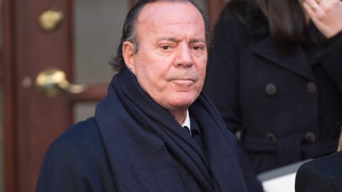 Julio Iglesias.