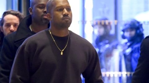 Kanye West se defiende de las burlas que recibió por vender su ropa en bolsas de basura