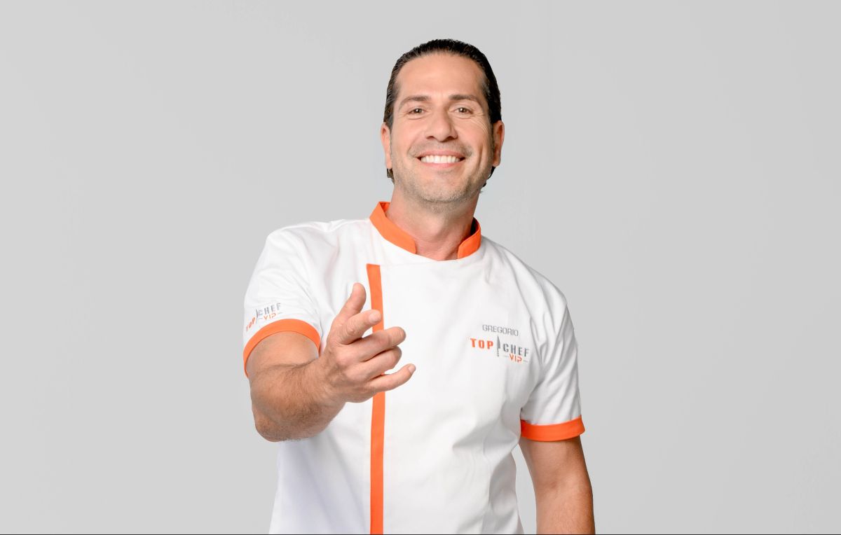 Gregorio Pernía compite en la cocina más famosa de Telemundo, Top Chef VIP.