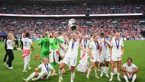 Cuánto cobran las futbolistas que ganaron la Eurocopa femenina