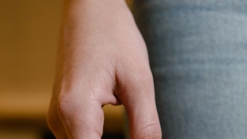 "Tomé un cuchillo de la cocina y le corté las partes íntimas para darle una lección", dijo la mujer.