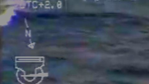 Imagen del Jeanne SOLO Sailor volcado en el Océano Atlántico.