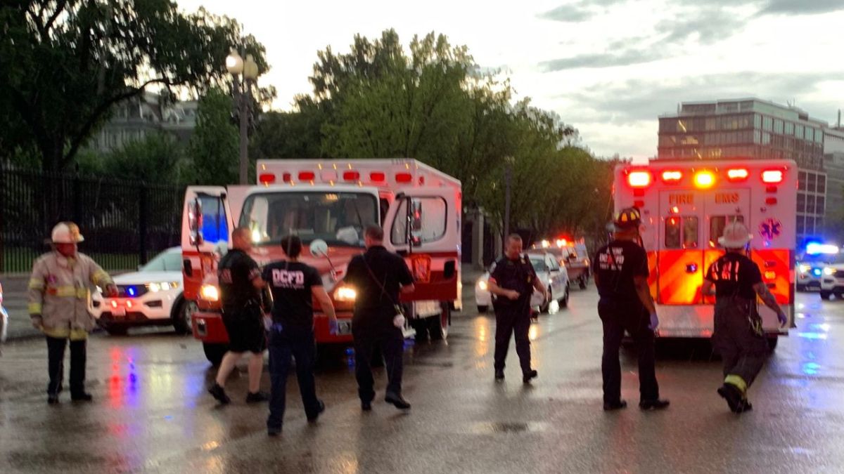Cuatro personas recibieron atención médica y fueron trasladadas al hospital en estado crítico.