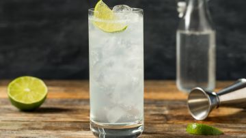 Coctel con tequila-Ranch Water