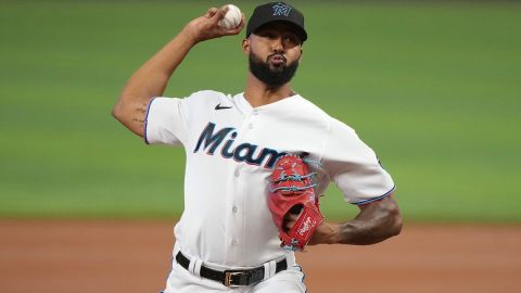 Cincinnati Reds v Miami Marlins