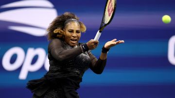 Serena Williams se estrenó con triunfo en el Abierto de Estados Unidos.