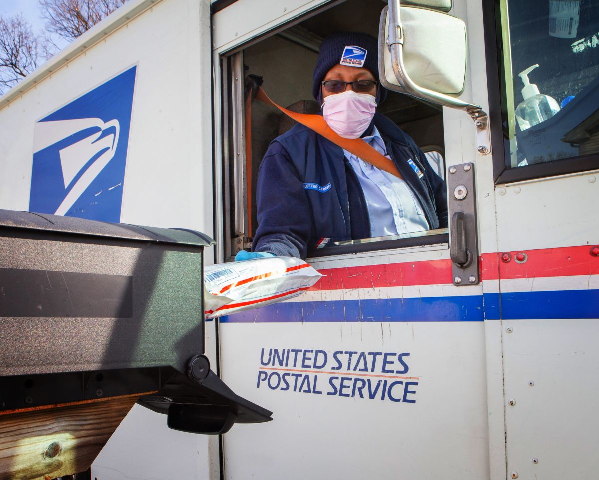 El Servicio Postal de EE.UU. rinde homenaje a los pony cars con 20 estampillas.
