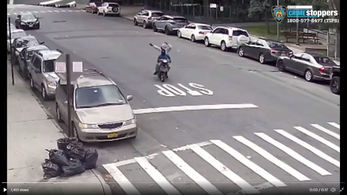 Video: From a motorcycle they shoot in broad daylight towards a New York park