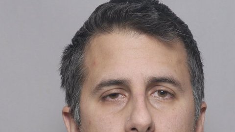 El ex policía Michael Valva y su novia Angela Pollina.