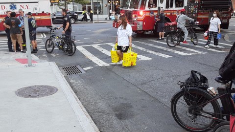 FDNY en la escena de un accidente vial en Midtown East/Archivo.