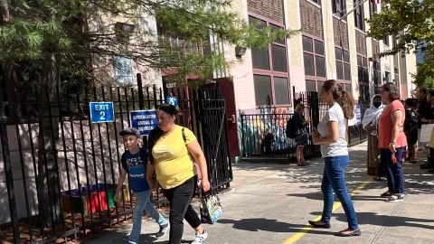 Padres están tranquilos sobre el manejo del COVID en las escuelas en el nuevo año escolar