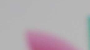 Alejandro Fernández patea muñeco del Dr. Simi durante concierto.