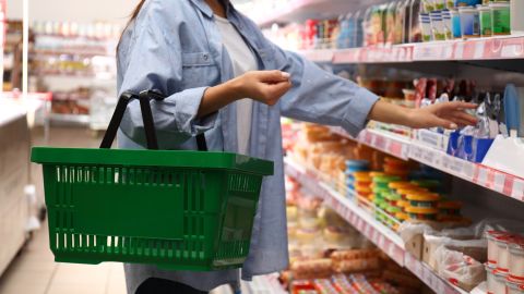 Compras de alimentos en el supermercado