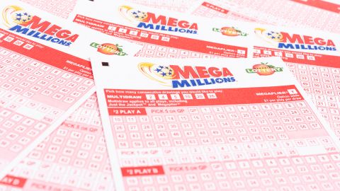 El mayor premio otorgado hasta hoy por Mega Millions ha sido de $1,537 millones de dólares