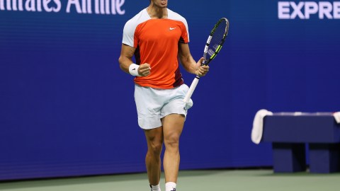 Carlos Alcaraz celebra un punto ante Marin Cilic.